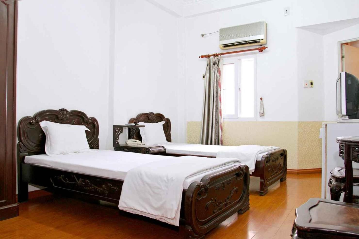 Hoang Cuong Hotel 15 Nguyen Thai Hoc Hanoi Luaran gambar