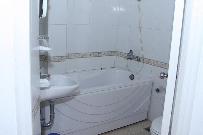 Hoang Cuong Hotel 15 Nguyen Thai Hoc Hanoi Luaran gambar
