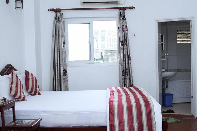 Hoang Cuong Hotel 15 Nguyen Thai Hoc Hanoi Luaran gambar